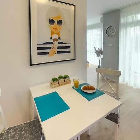 Hip Riverview Bestern Apartment *