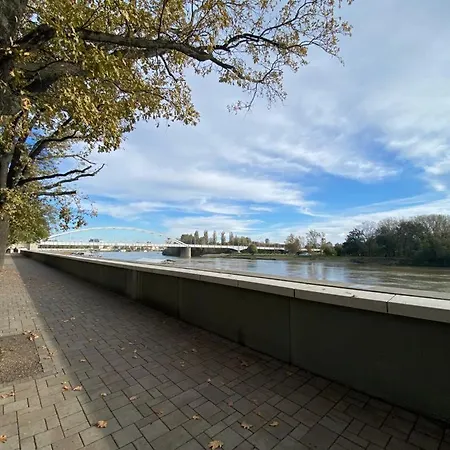 Hip Riverview Bestern Szeged